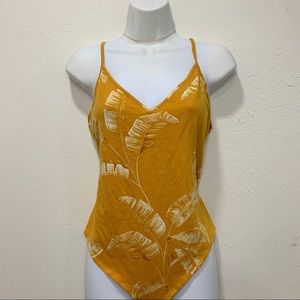 🌼 4 for $20 🌼 Mustard bodysuit